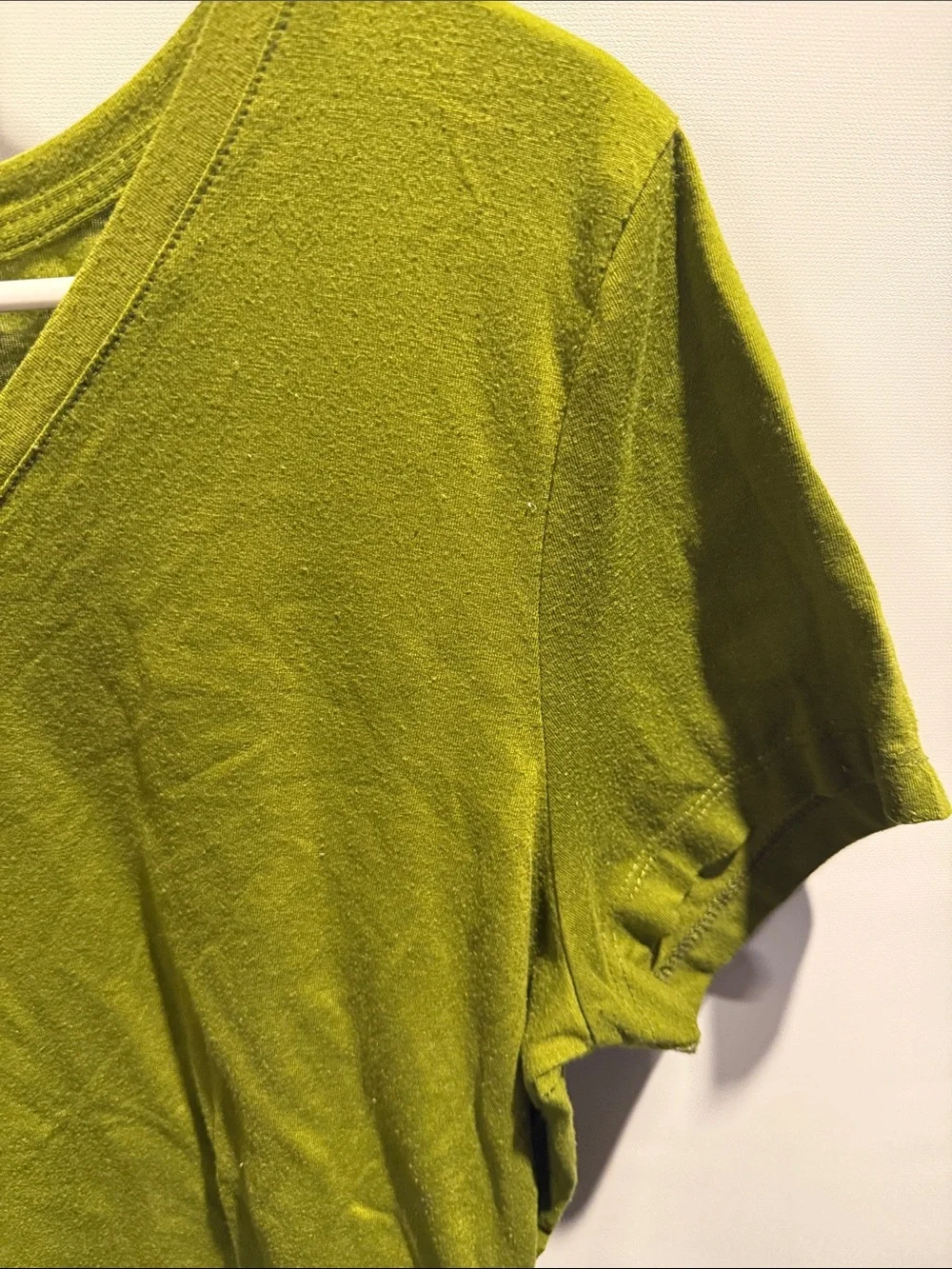 Jennifer Lauren Women’s V-Neck Short Sleeve Top in Olive Green Size: XL